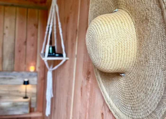 Glamping Le Refuge En Bois Nuit Insolite En Pleine Nature Glanville