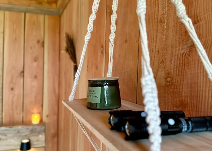 Le Refuge En Bois Nuit Insolite En Pleine Nature Glanville